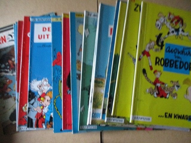 w0267 robbedoes en kwabbernoot 56x, Meerdere stripboeken, Ophalen, Gelezen