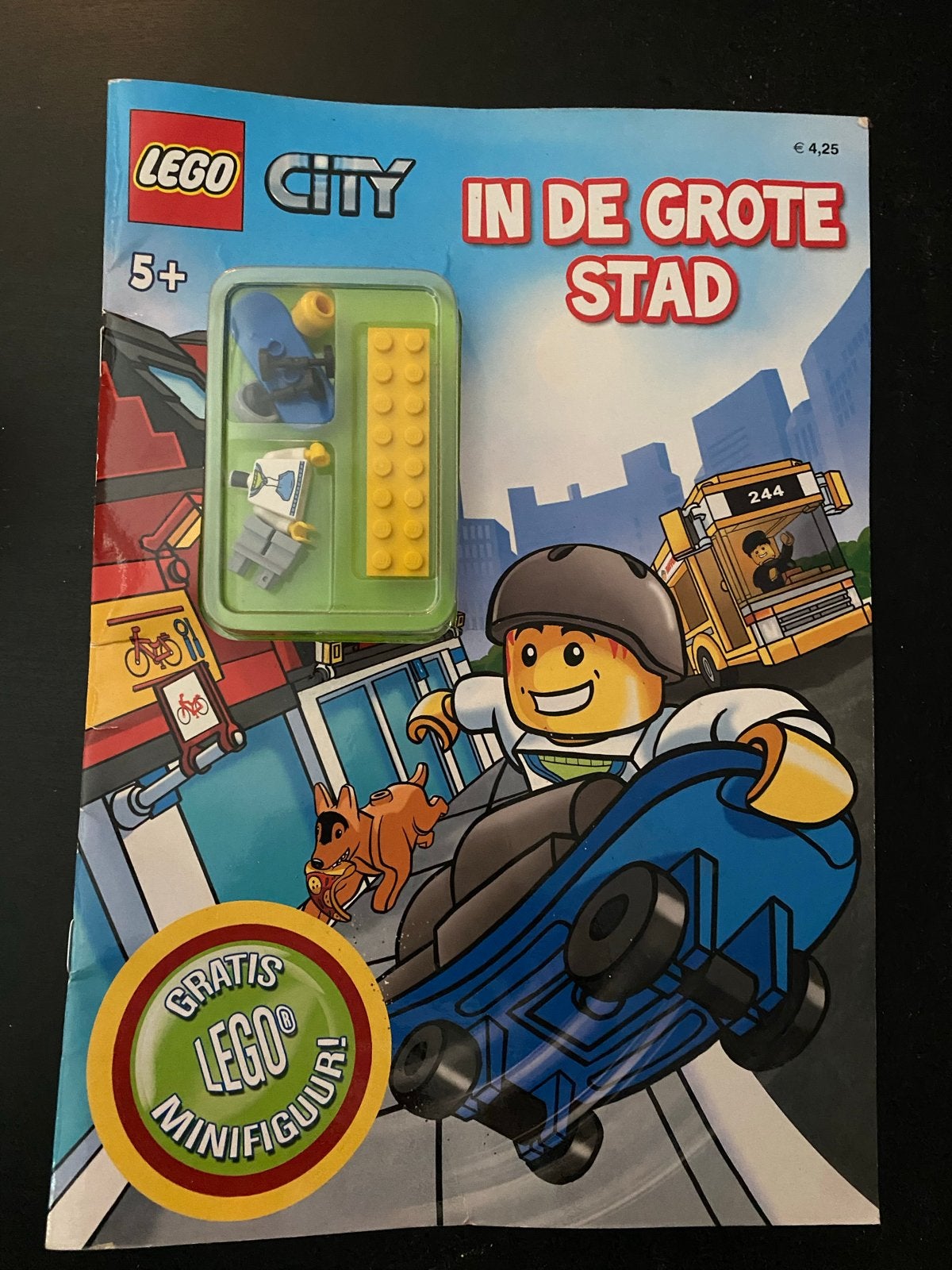 Lego City In De Grote Stad - Boek met Minifiguur, Ophalen of Verzenden, Gebruikt, Overige merken