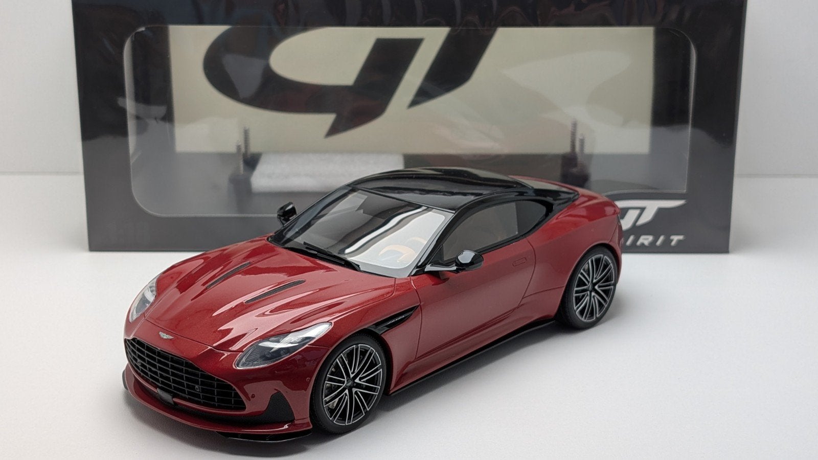 1:18 GT Spirit Aston Martin DB12 Hyper Red 511/999 Nieuw!, Ophalen of Verzenden, Nieuw, Auto, Overige merken