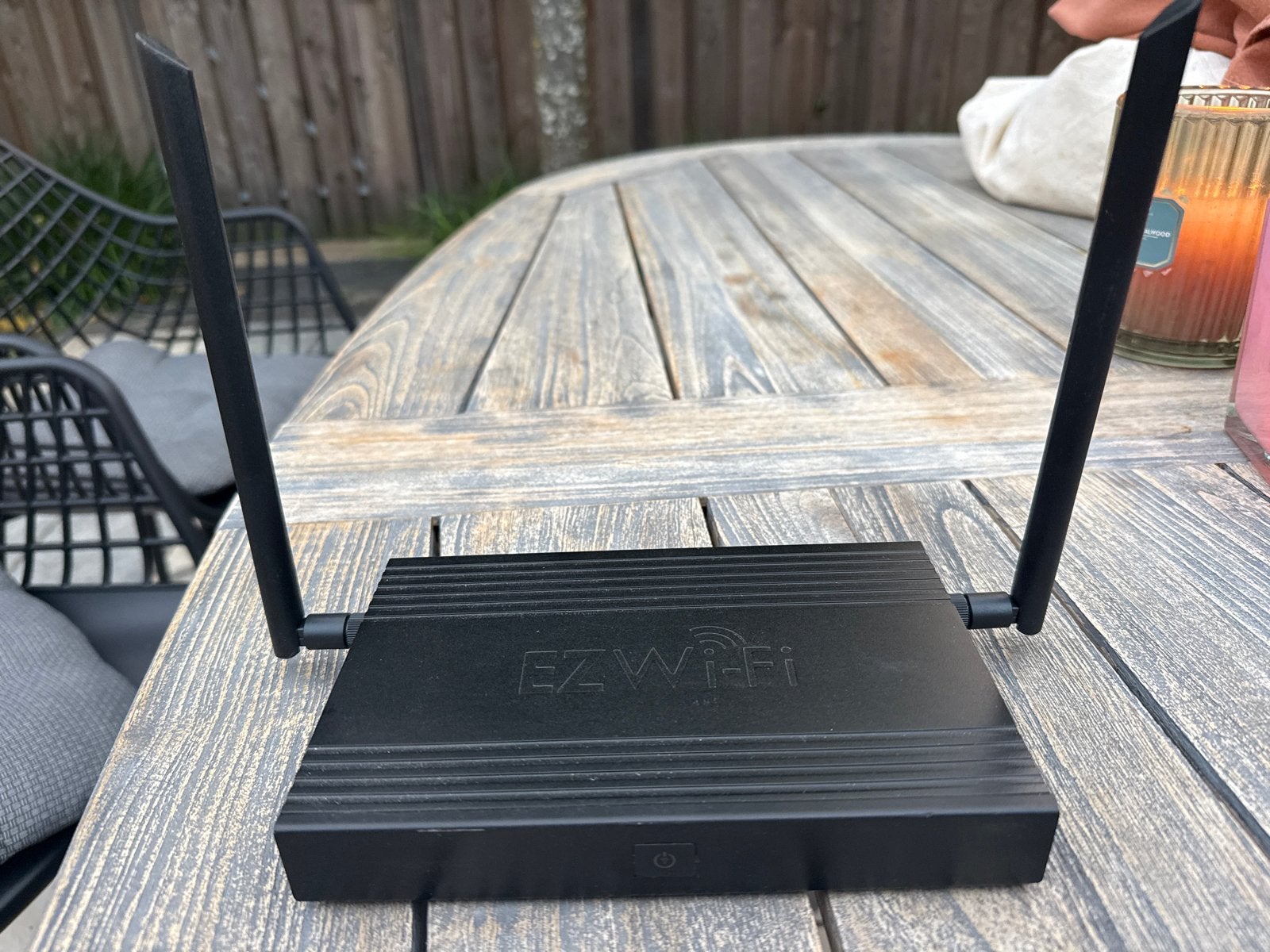 EZ Hotspot Extender V4 Router Model EZ311, Ophalen of Verzenden, Zo goed als nieuw, Router