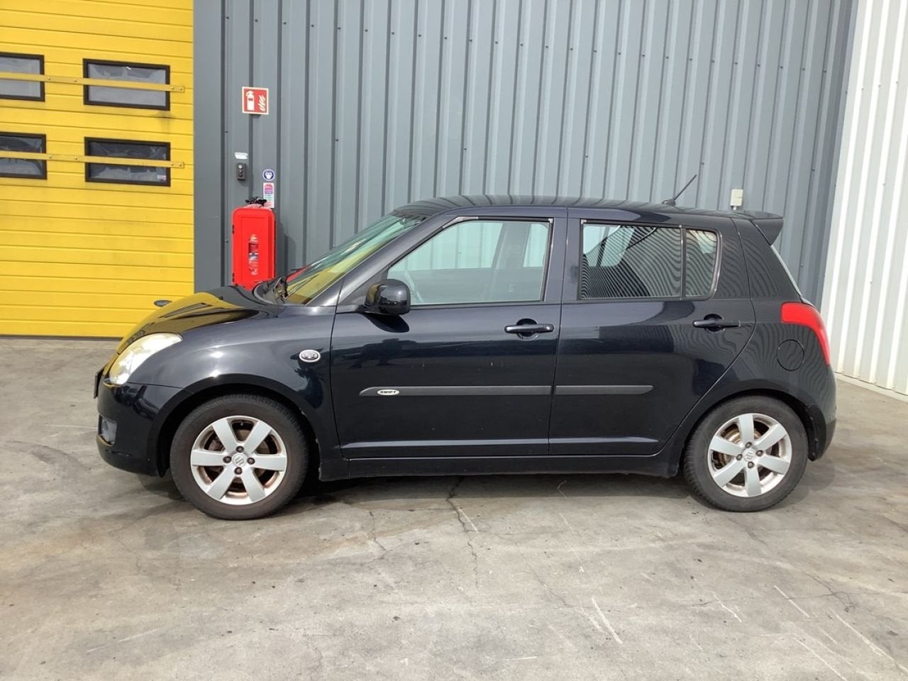 Suzuki Swift 1.3 VVT 16V Hatchback Benzine (bj 2007), 1984 cc, Stationwagon, Handgeschakeld, Kontakt@suzuki.de