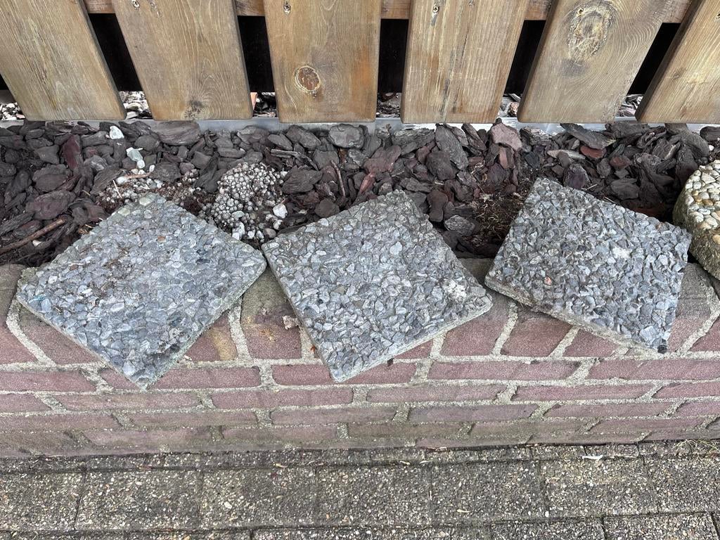 Gratis sier grind tegels, vierkant, Tuin en Terras, Ophalen, Gebruikt, Minder dan 5 m², Grind