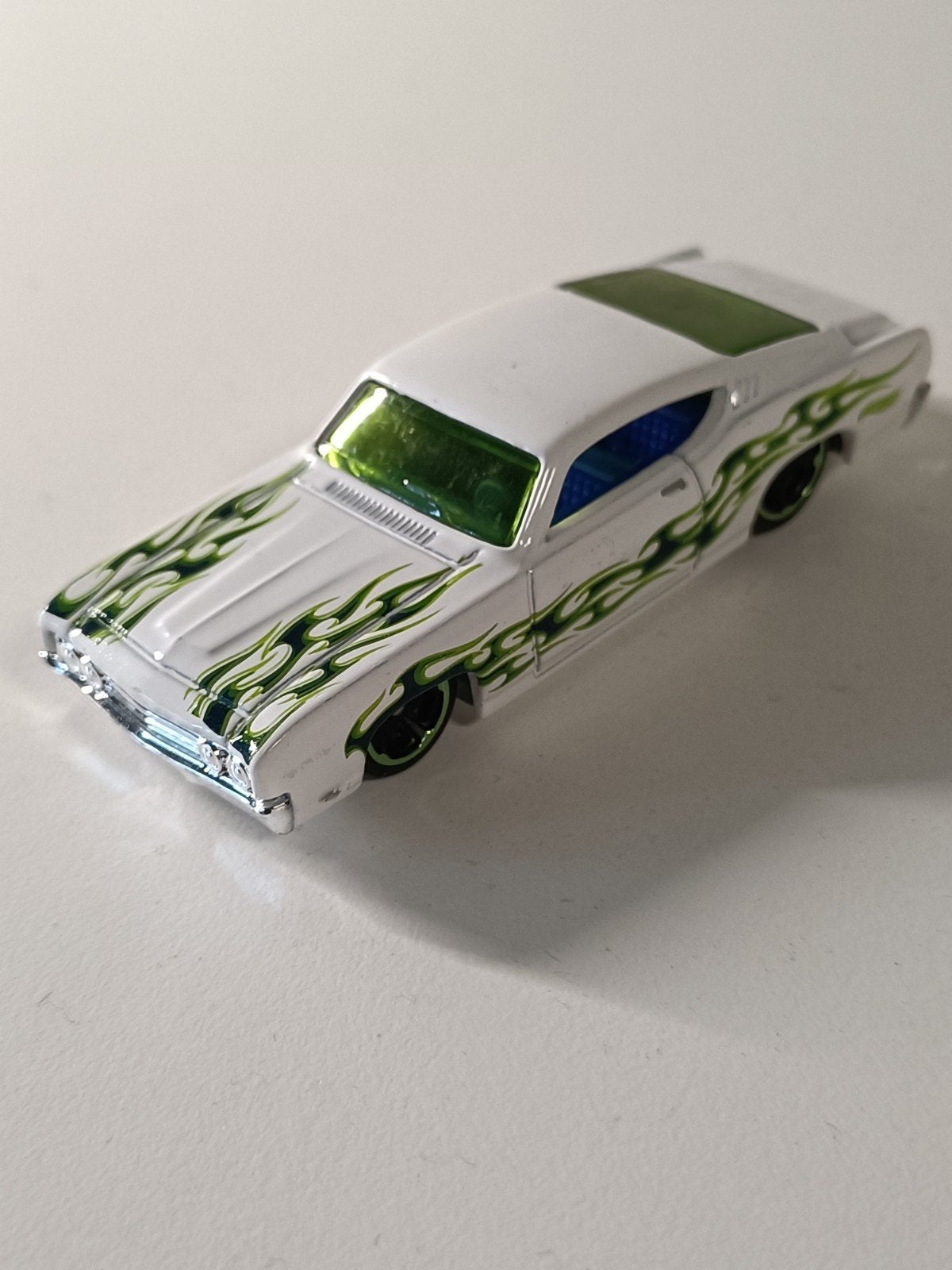 Hot Wheels '70 Ford Torino met vlammen, Ophalen of Verzenden, Zo goed als nieuw, Auto