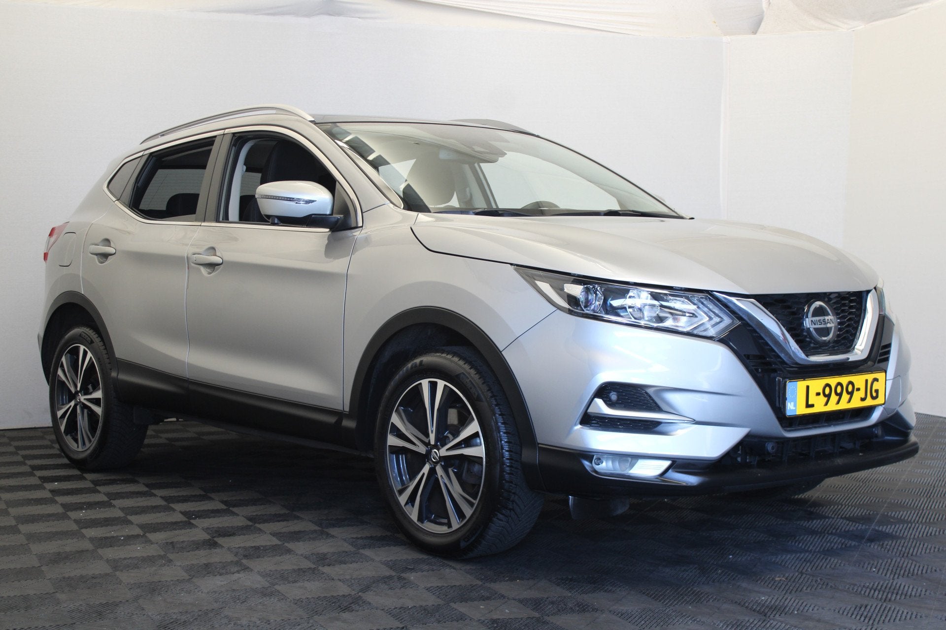 Nissan QASHQAI 1.3 DIG-T Design Edition (bj 2021), Auto's, Nissan, Voorwielaandrijving, 687 kg, Gebruikt, 4 cilinders