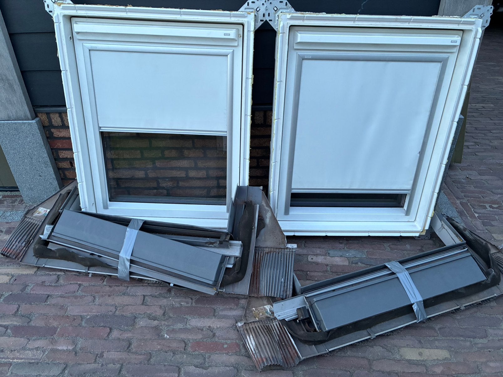 2x VELUX 78x98 kunststof wit dakraam zolderraam kantelraam, Doe-het-zelf en Verbouw, Kozijnen en Schuifpuien, Kunststof, Gebruikt