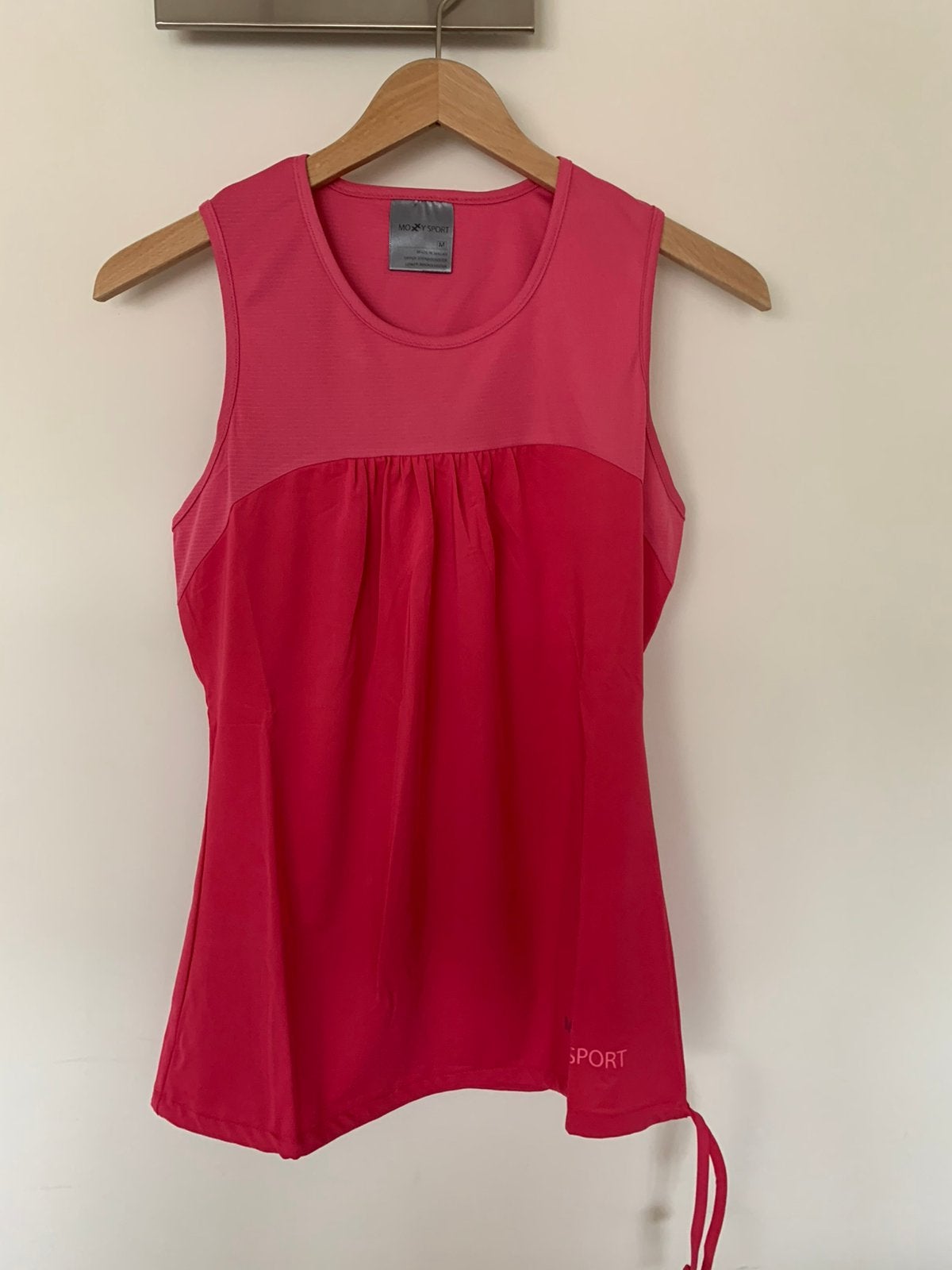 Danes sport tops te koop in diverse maten en kleuren NIEUW, Maat 38/40 (M), Nieuw, Ophalen of Verzenden, Fitness of Aerobics