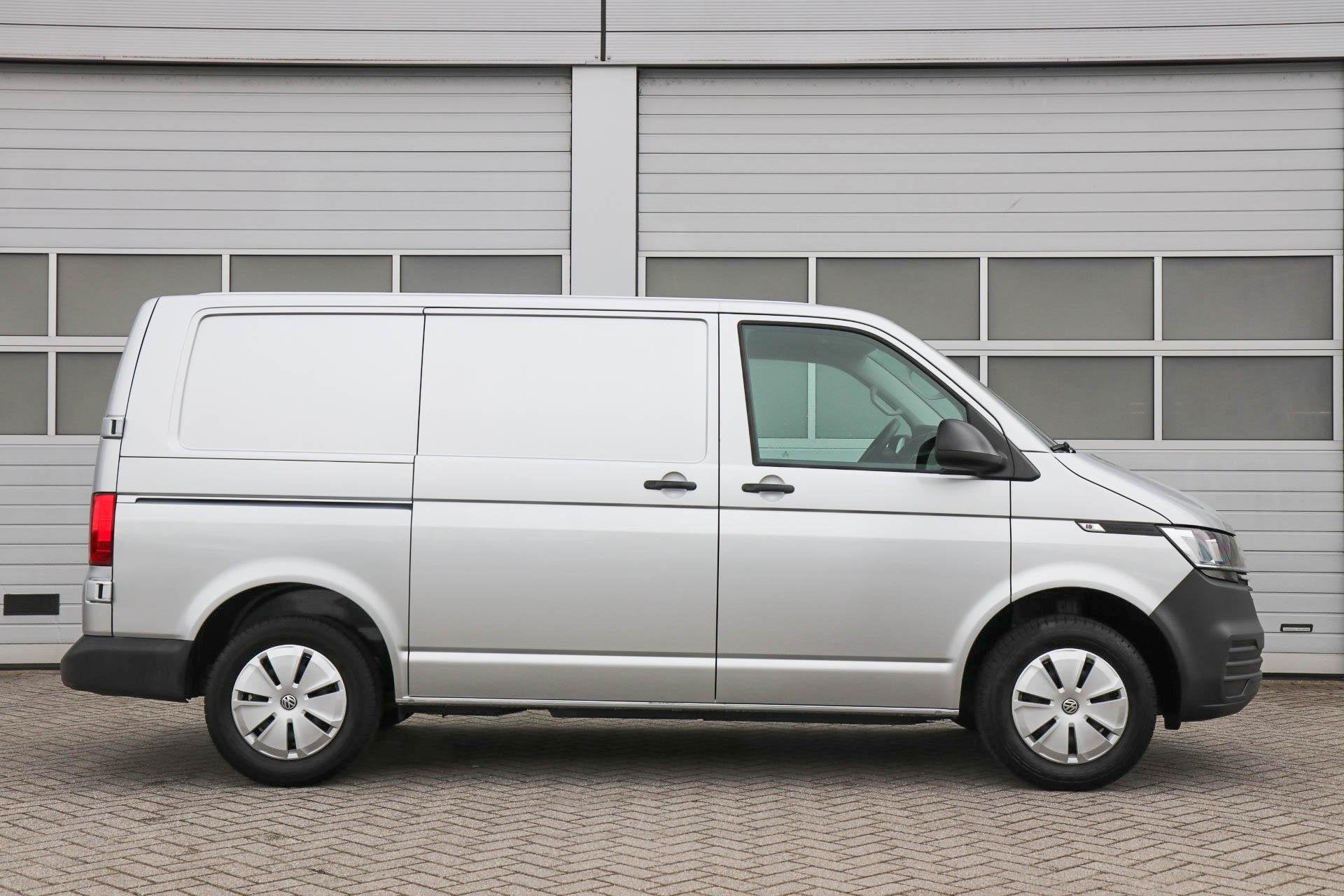Volkswagen Transporter 2.0 TDI 90pk L1H1 26 | App Connect Na, Auto's, Voorwielaandrijving, 12 maanden, Stof, Gebruikt