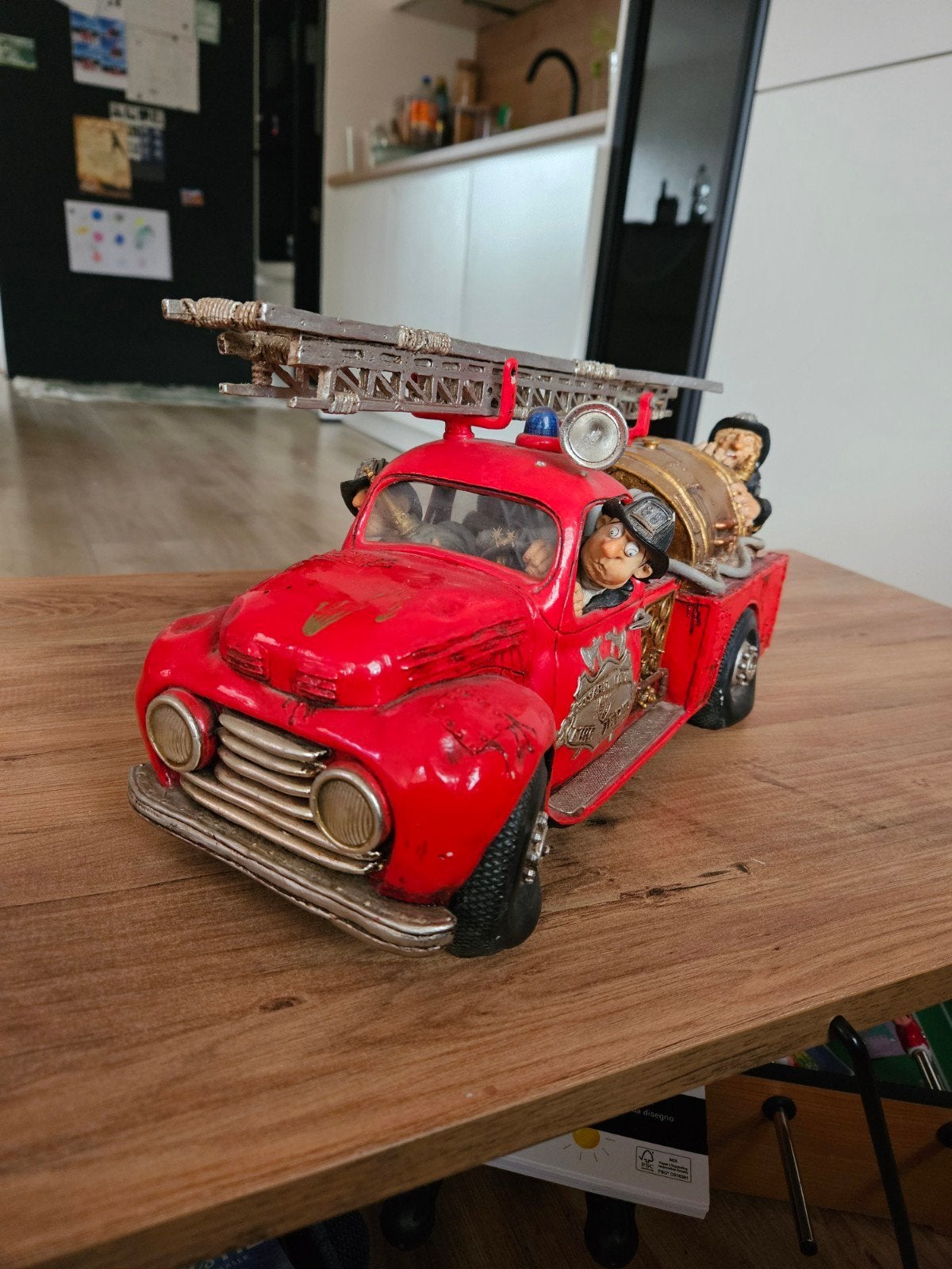 Handgemaakte brandweerwagen beeldje - Zeer goede staat, Verzamelen, Ophalen, Zo goed als nieuw