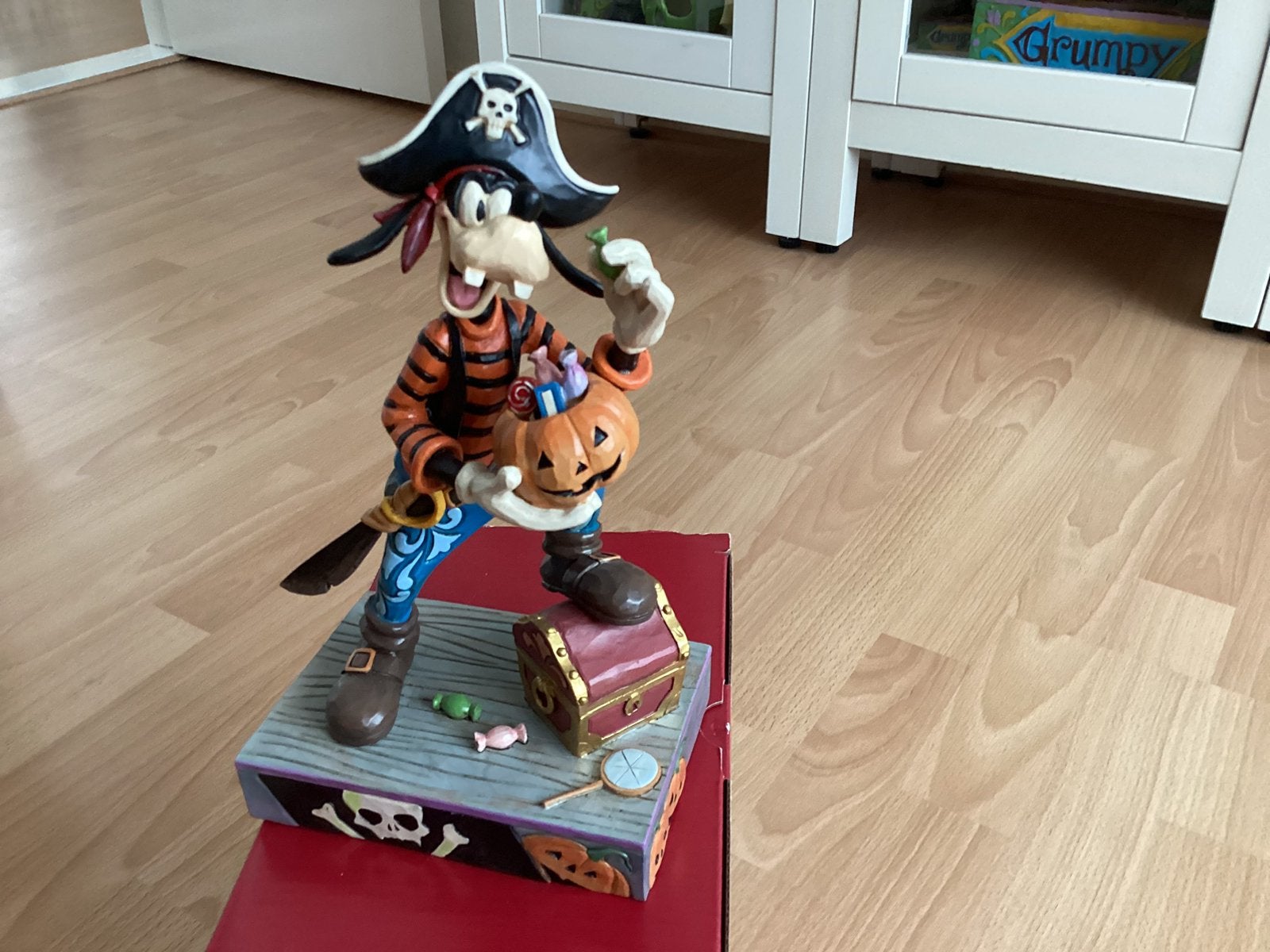Disney traditions goofy piraat halloween, Ophalen of Verzenden, Goofy of Pluto, Zo goed als nieuw, Beeldje of Figuurtje