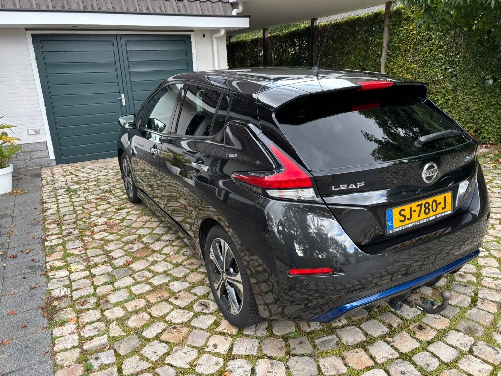 Foto 7 van Nissan Leaf Electric 40kWh 2018 Zwart metallic vol opties