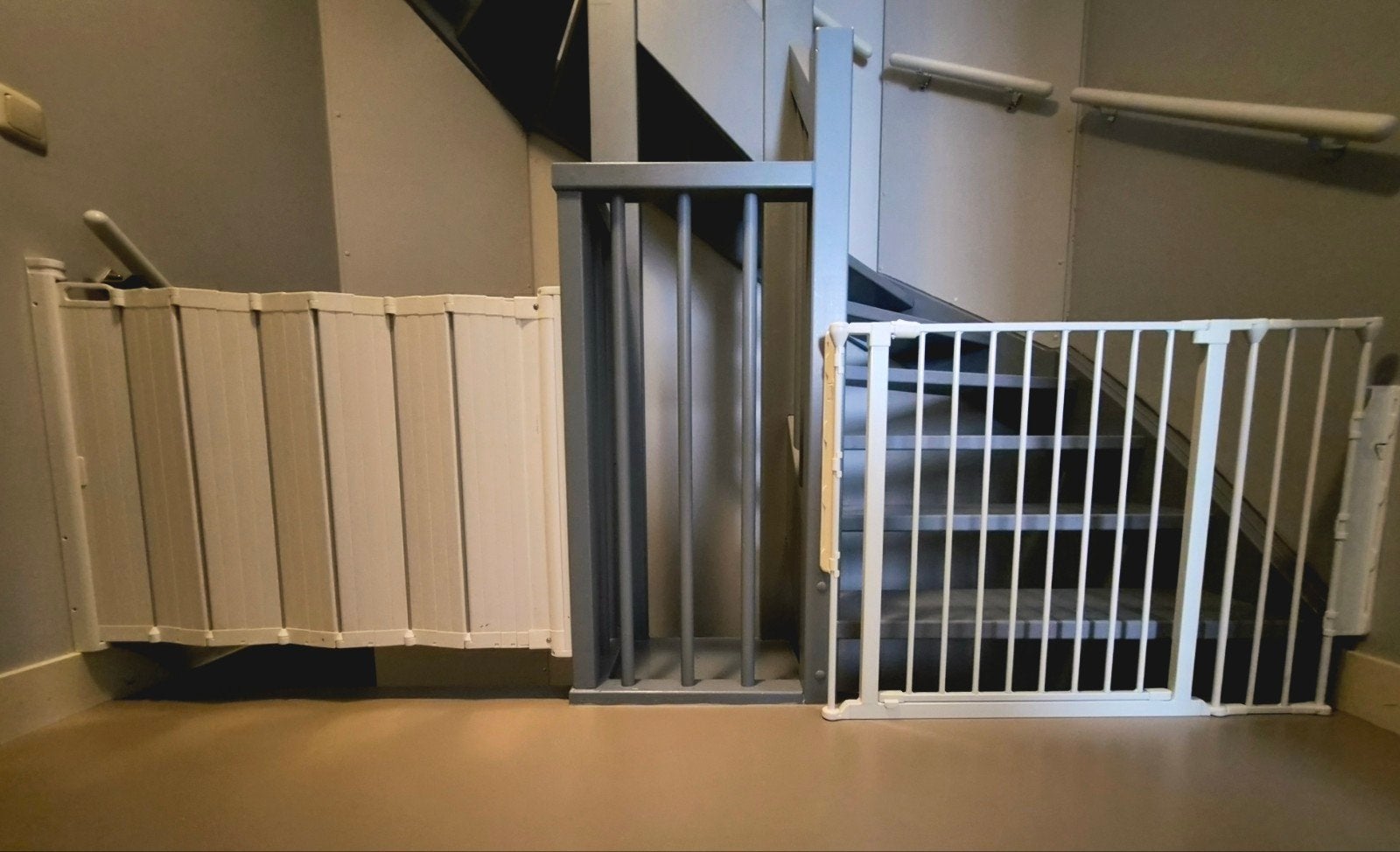 BabyDan Flex + Guard me traphekjes, Kinderen en Baby's, Traphekjes, Ophalen of Verzenden, Zo goed als nieuw, Overige materialen