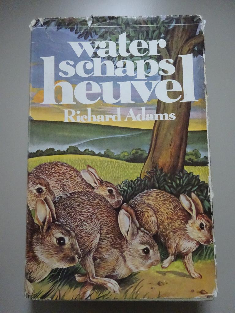 Waterschapsheuvel - Richard Adams, Boeken, Ophalen of Verzenden, Gelezen