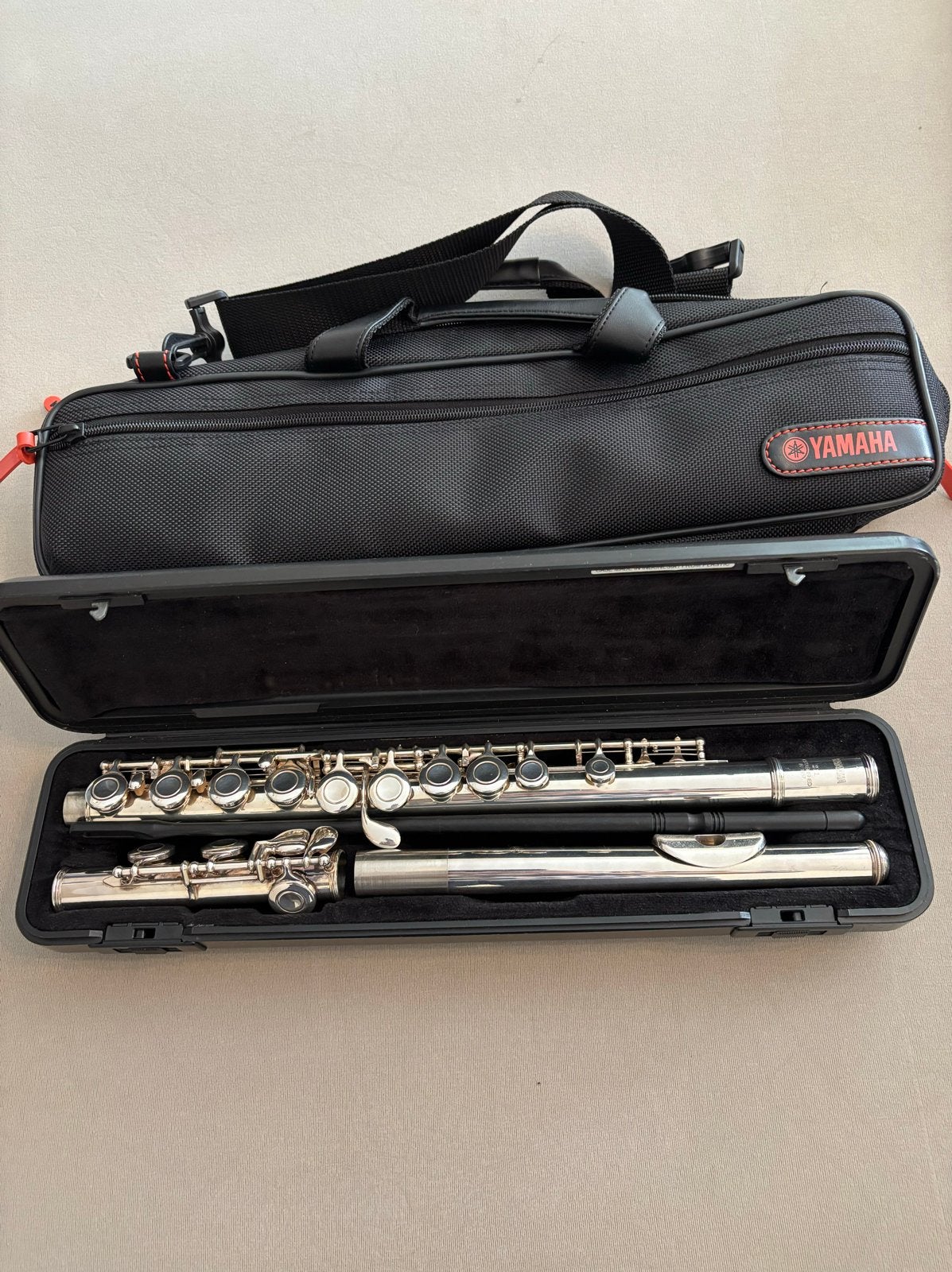 Yamaha Dwarsfluit YFL-211 met koffer en tas, Muziek en Instrumenten, Blaasinstrumenten | Dwarsfluiten en Piccolo's, Ophalen of Verzenden