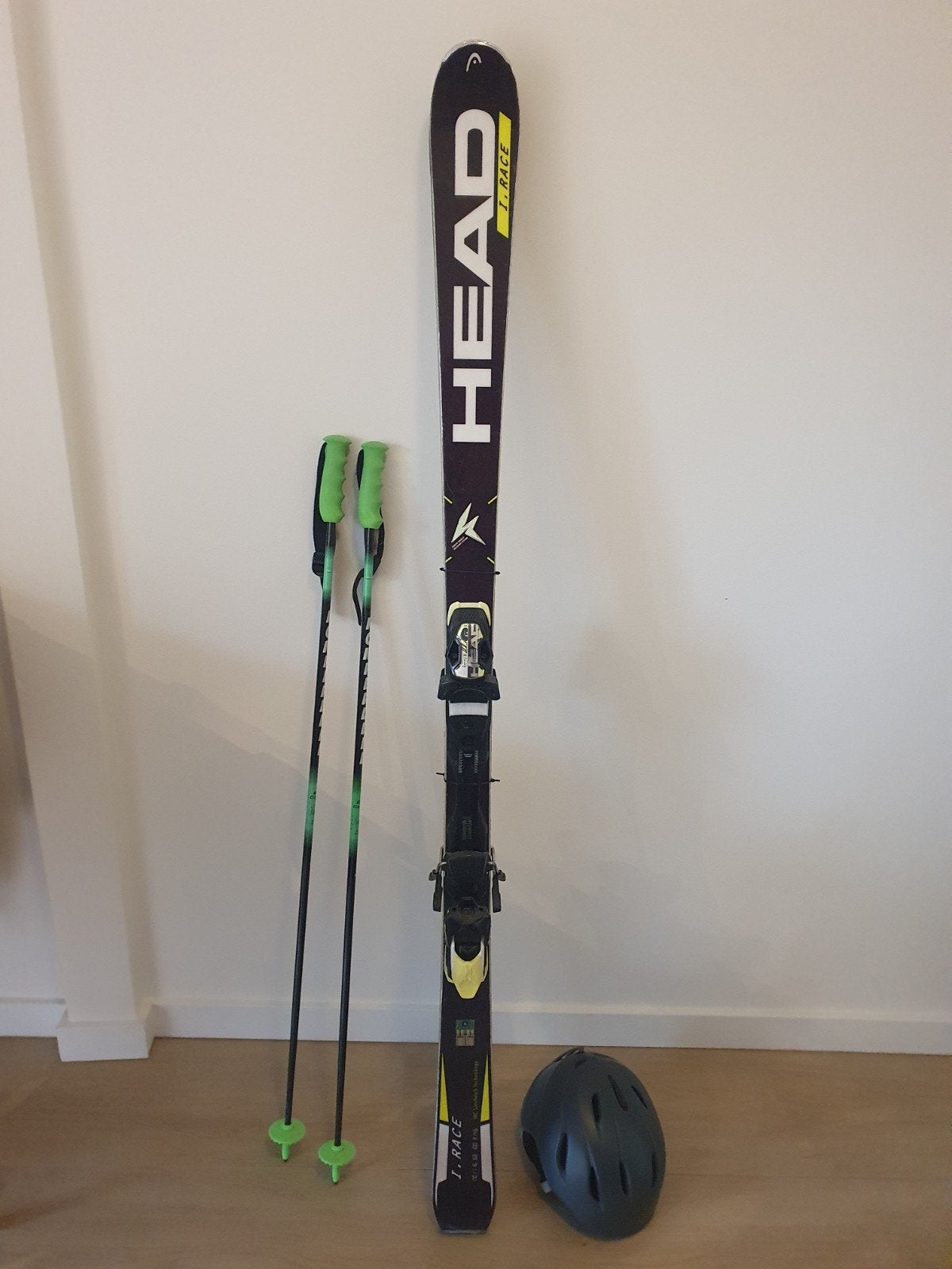 Head i.Race ski's met Komperdell stokken en helm, Sport en Fitness, 160 tot 180 cm, Gebruikt, Ophalen of Verzenden, Skiën