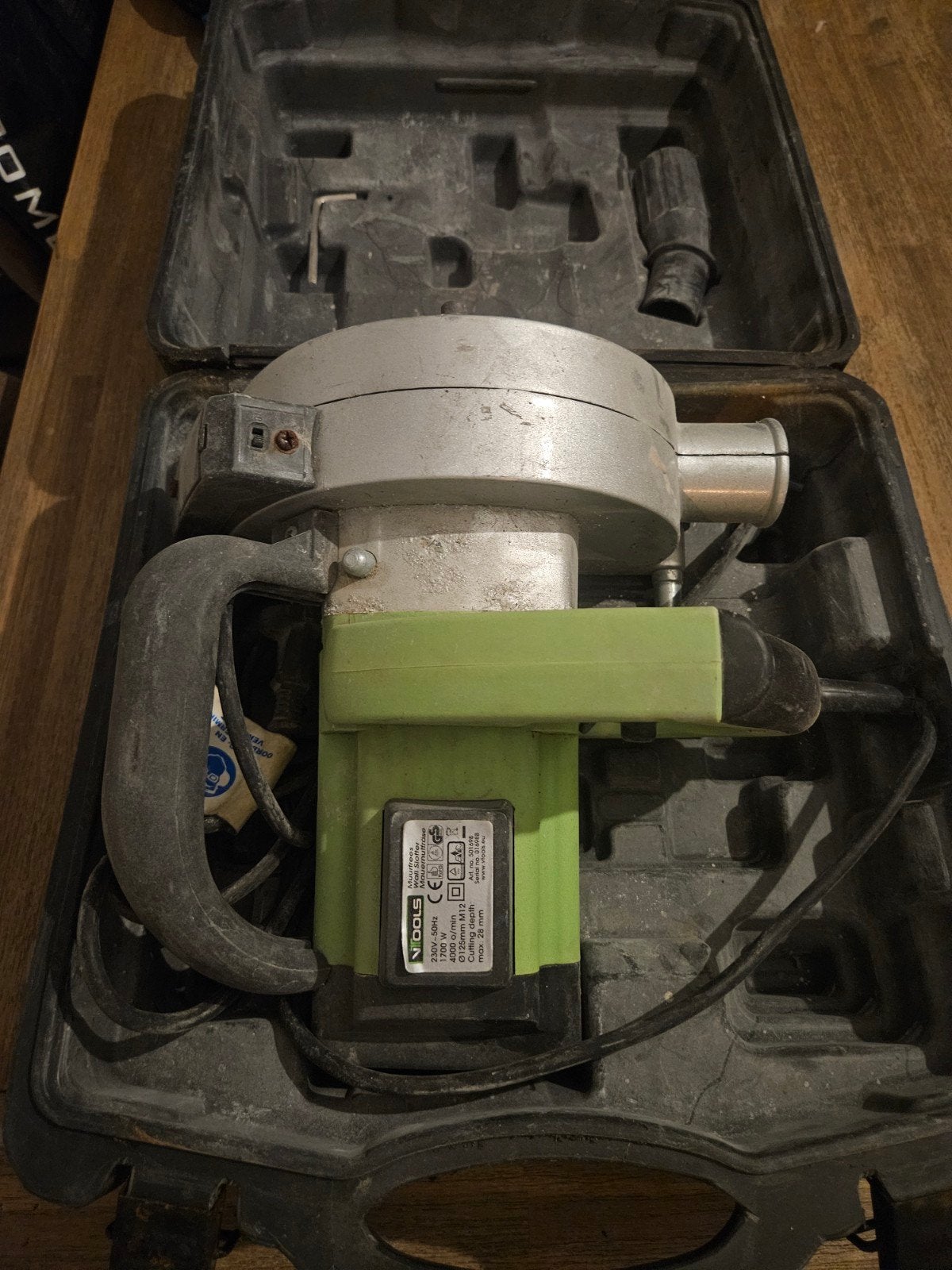 V-TOOLS Muurfrees 1700W, Doe-het-zelf en Verbouw, Gereedschap | Freesmachines, Gebruikt, Elektrisch, Muurfrees, Ophalen