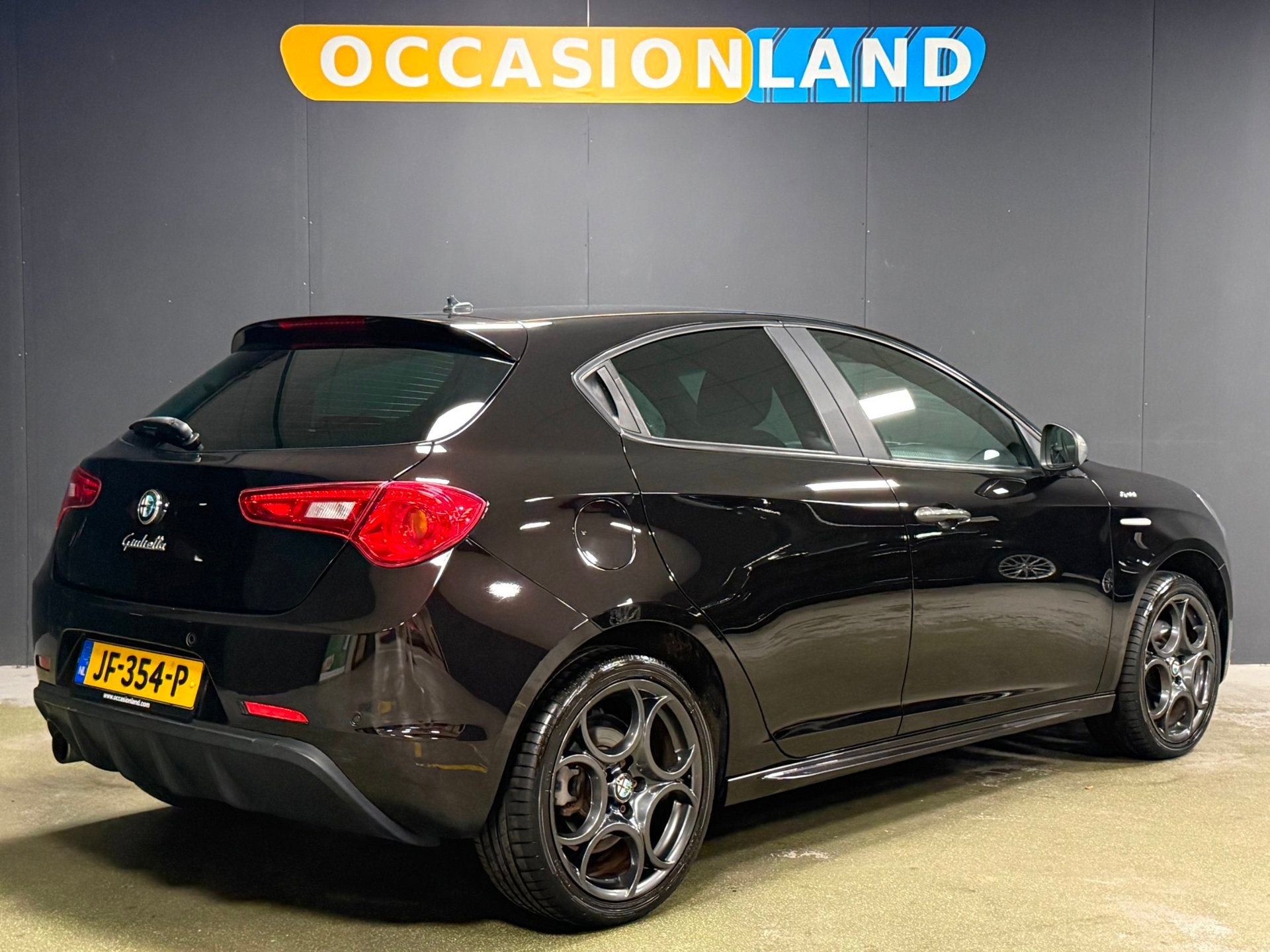 Alfa Romeo Giulietta 1.4 T Sprint|NAP|CRUISE|BLUETOOTH|NAVI|, Auto's, Euro 6, 4 cilinders, Alcantara, Zwart
