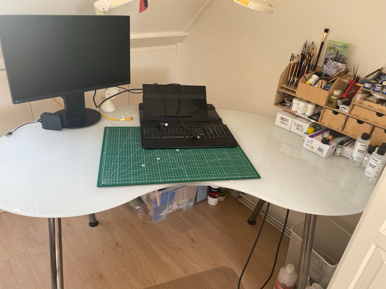 GRATIS IKEA Glazen bureau met verstelbaar onderstel, Ophalen, In hoogte verstelbaar, Gebruikt, Glas
