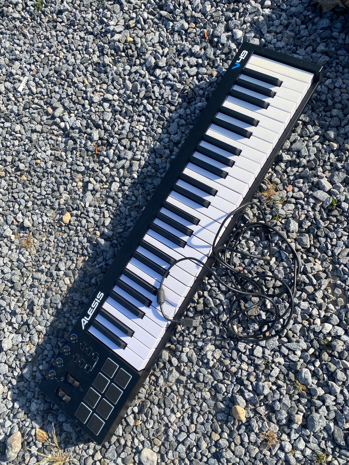 Alesis V49, Ophalen, Zo goed als nieuw