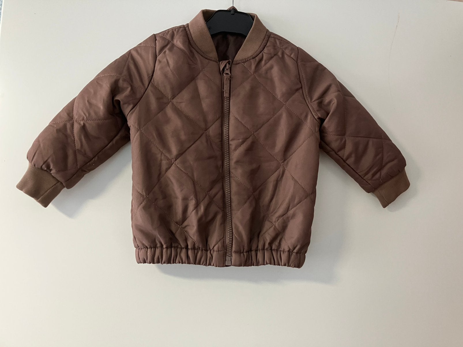 Nette tussenjas voor jongen maat 86, Kinderen en Baby's, Babykleding | Maat 86, Ophalen of Verzenden, Zo goed als nieuw, Jongetje
