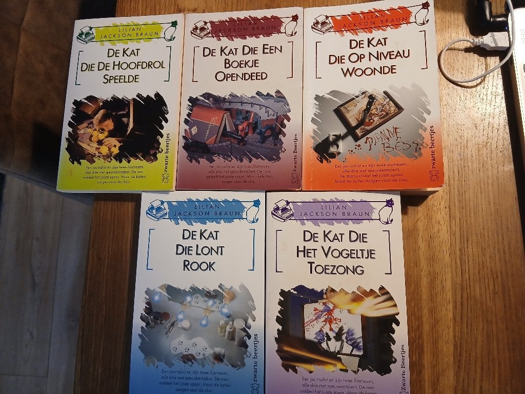 LILIAN JACKSON BRAUN De kat die ... (5x), Boeken, Detectives, Ophalen of Verzenden, Gelezen