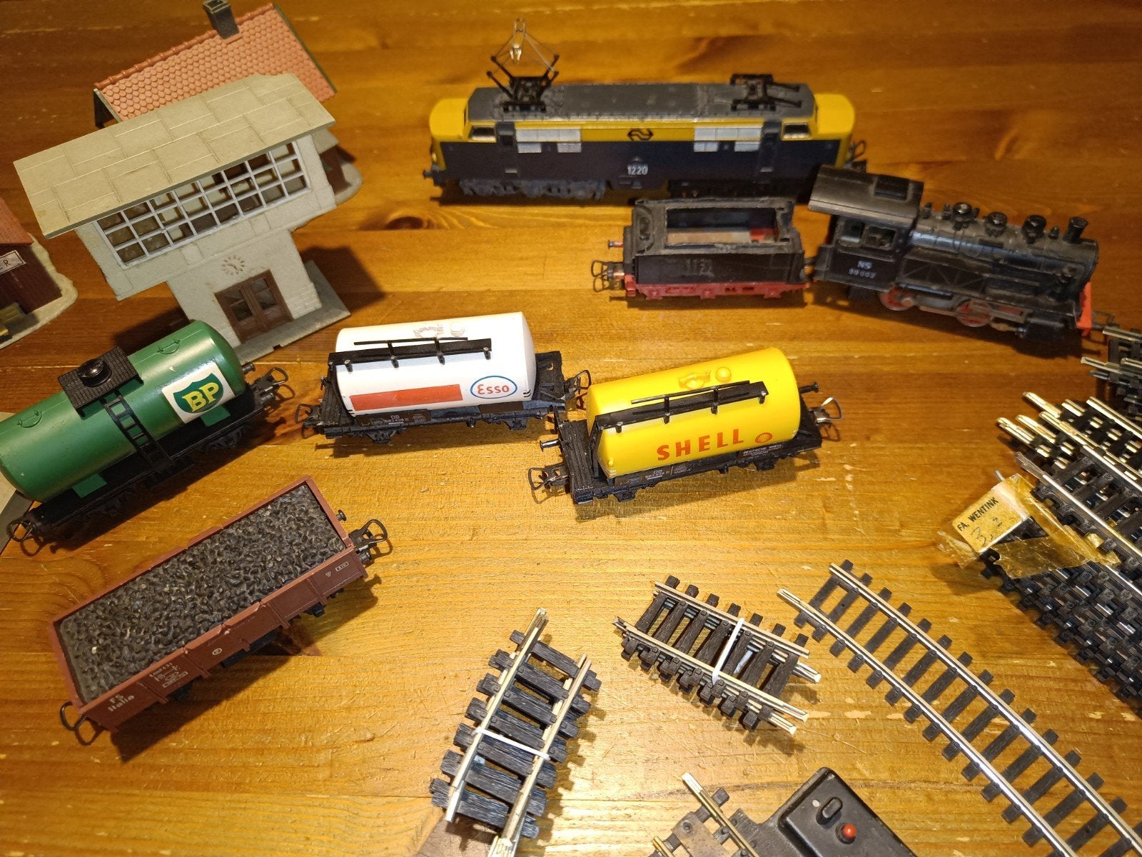 Grote modelspoorbaan set met treinen, rails en gebouwen, Ophalen of Verzenden