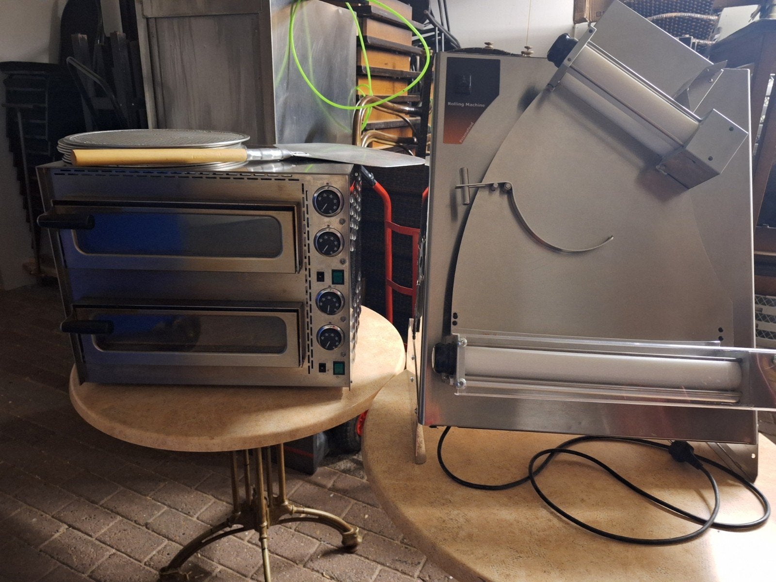Complete professionele pizzaset: oven en deegrolmachine, Ophalen, Ovens, Magnetrons en Steamers