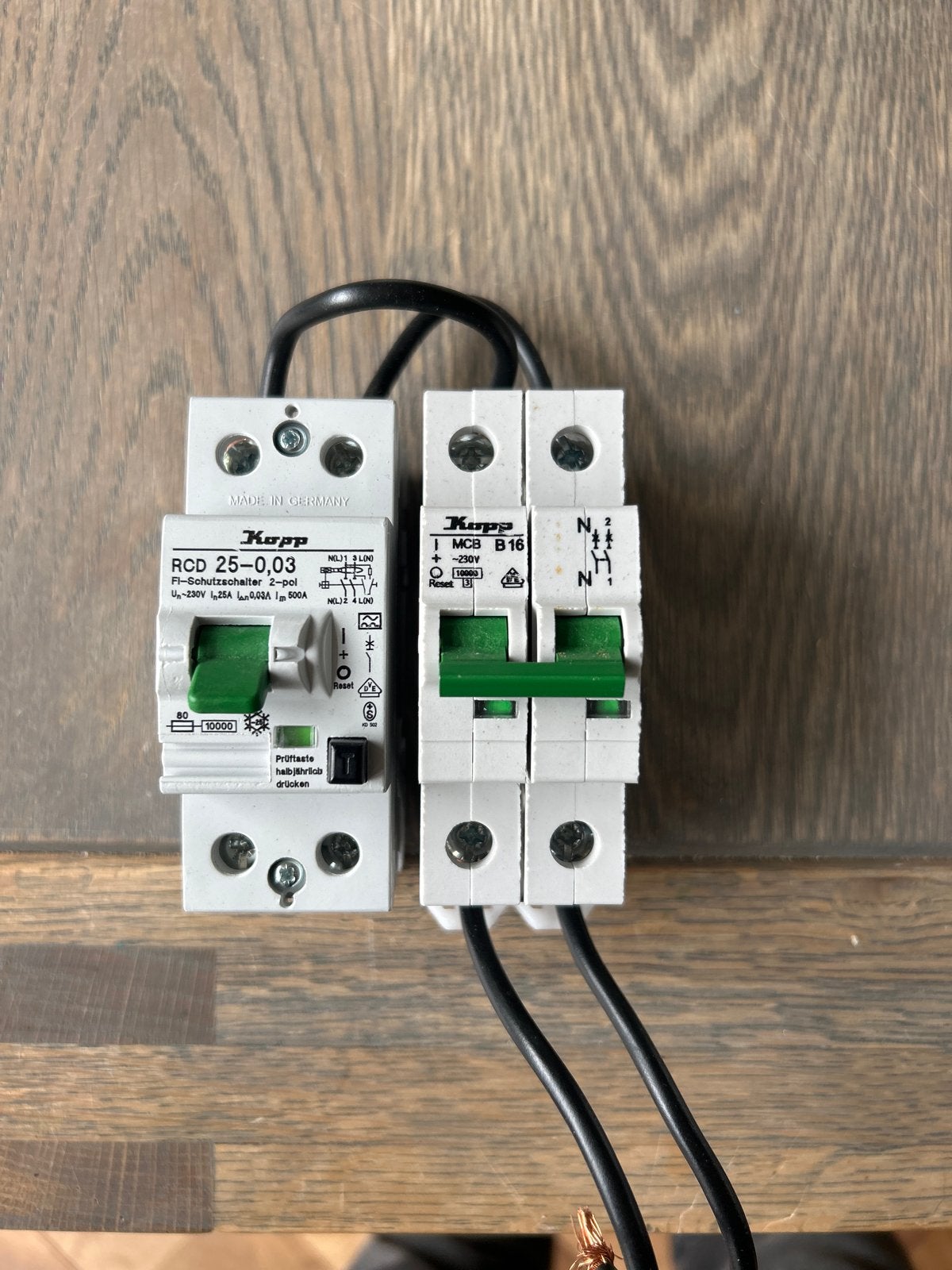 Kopp Aardlekschakelaar RCD 25-0,03 en Installatieautomaat B1, Ophalen of Verzenden, Zo goed als nieuw, Overige merken, Aardlekschakelaar