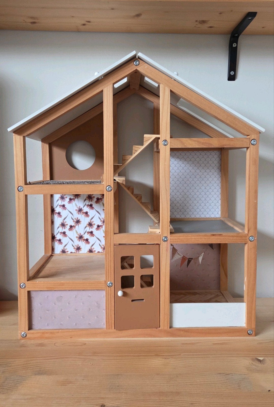 Gepimpt Hema poppenhuis met accessoires, Kinderen en Baby's, Ophalen, Gebruikt, Poppenhuis