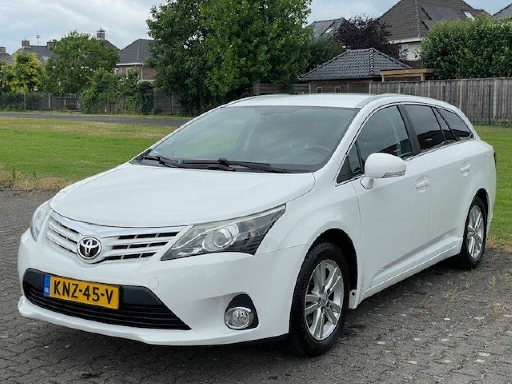 Toyota AVENSIS 1.8 VVT-I Business / ECC/ Cruise/ Camera/ LM/, Auto's, Toyota, Wit, Handgeschakeld, 1798 cc, 147 pk