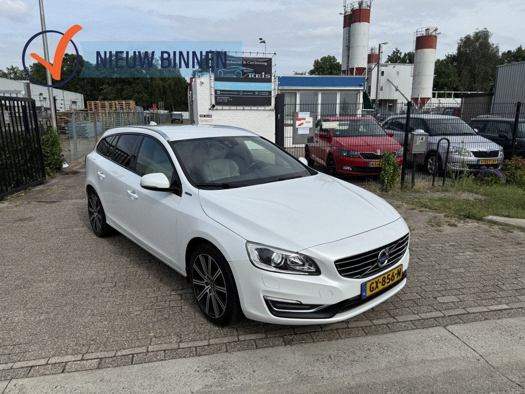 Volvo V60 2.4 D5 Twin engine Special.Edition. (bj 2015), Automaat, Euro 6, Vierwielaandrijving, 1880 kg