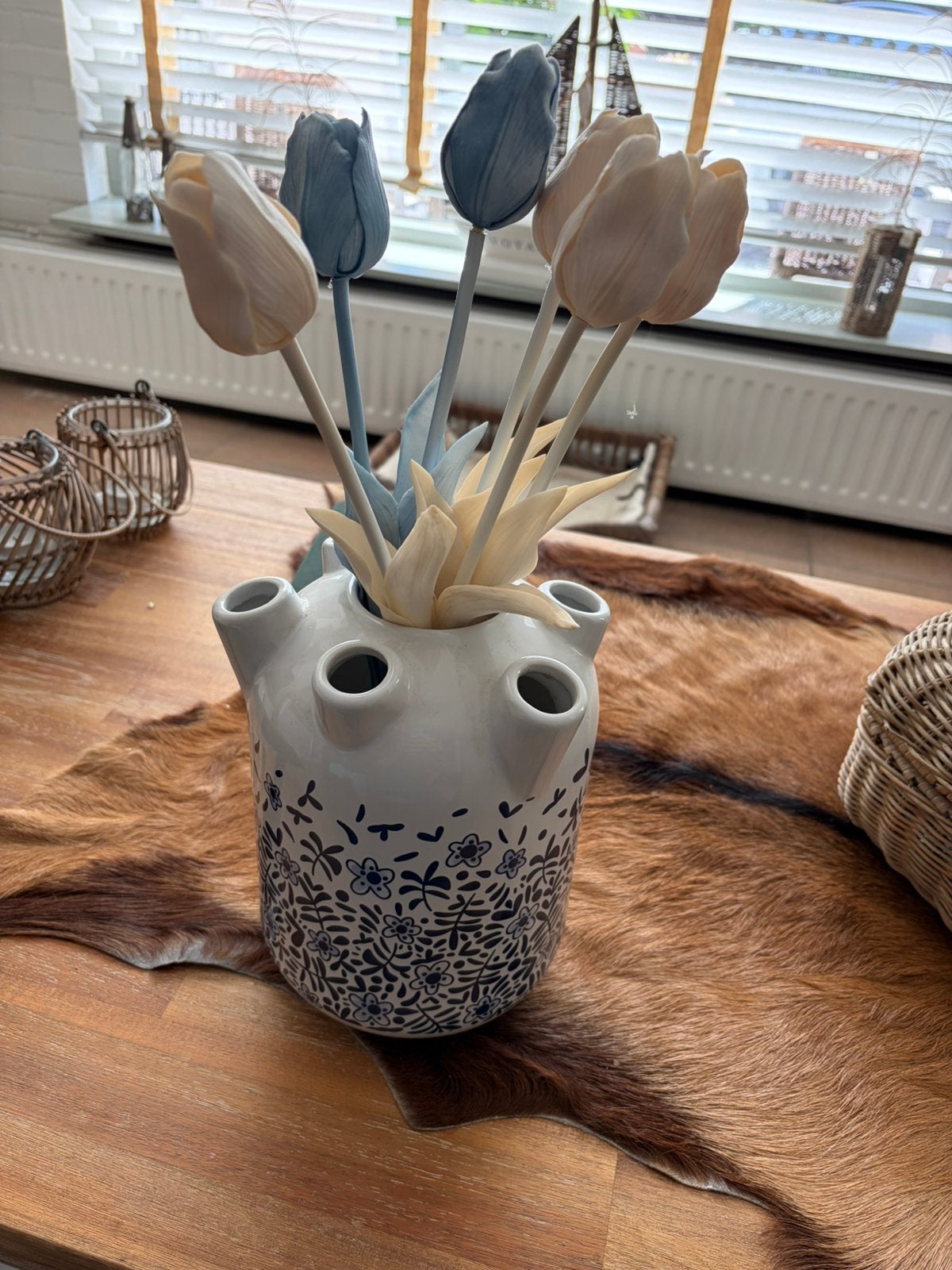 Voor een leuk prijsje tulpenvaas met 6 kunst tulpen, Huis en Inrichting, Ophalen, Zo goed als nieuw