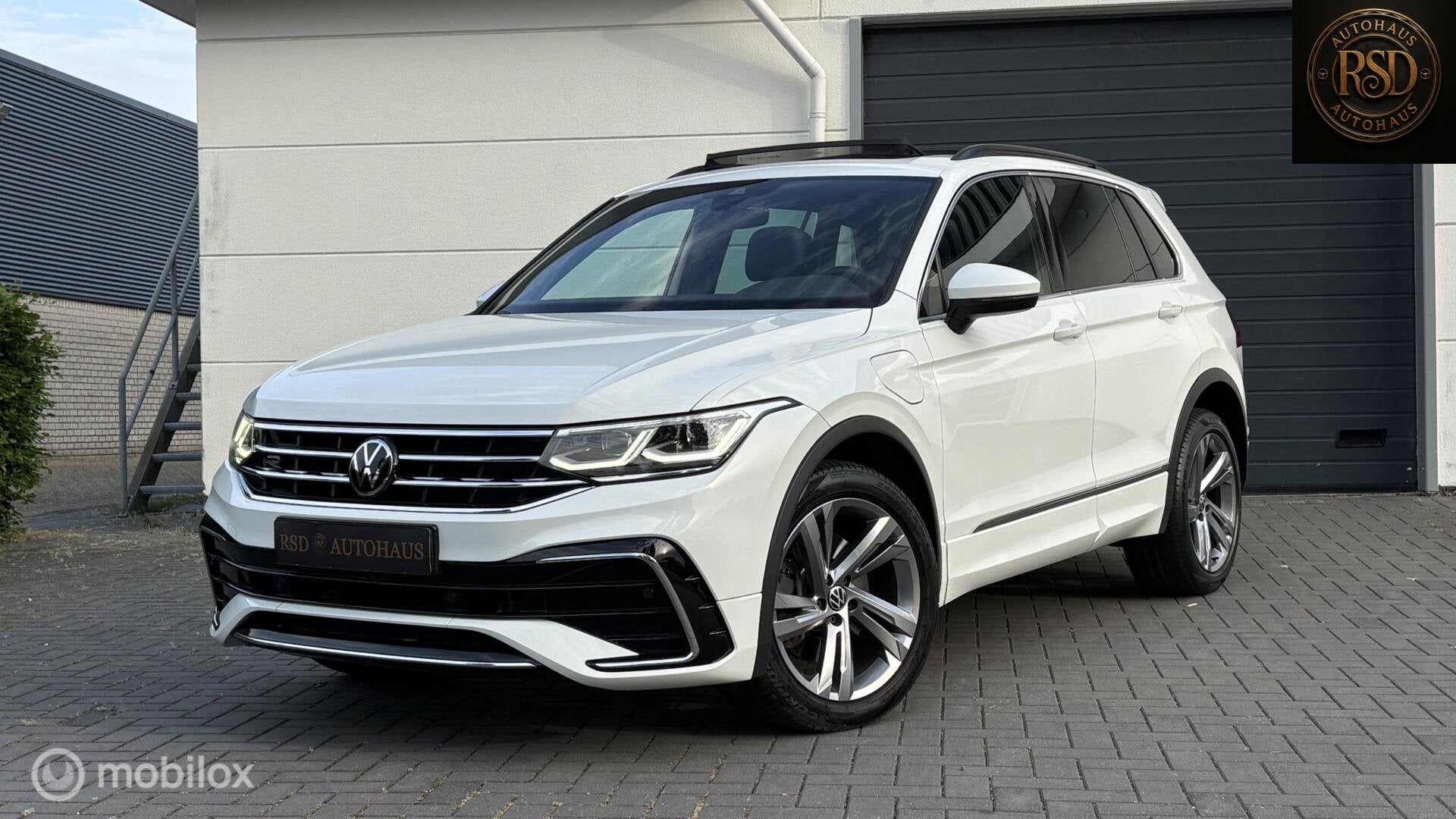 Volkswagen Tiguan 1.4 TSI eHybrid 3x R-Line panodak camera, 1716 kg, Gebruikt, 4 cilinders, Wit