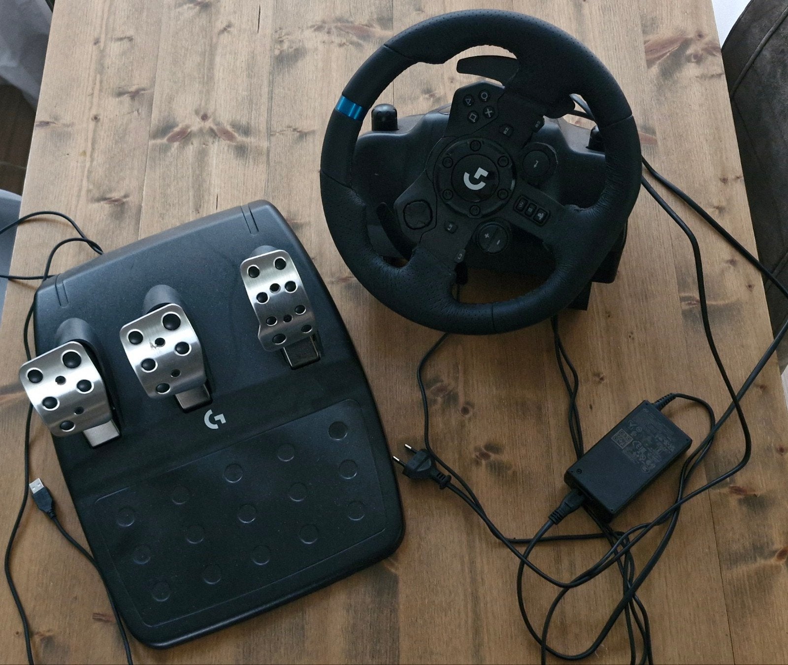 Logitech G923 Trueforce Racing Wheel en Pedalen, Ophalen, Gebruikt