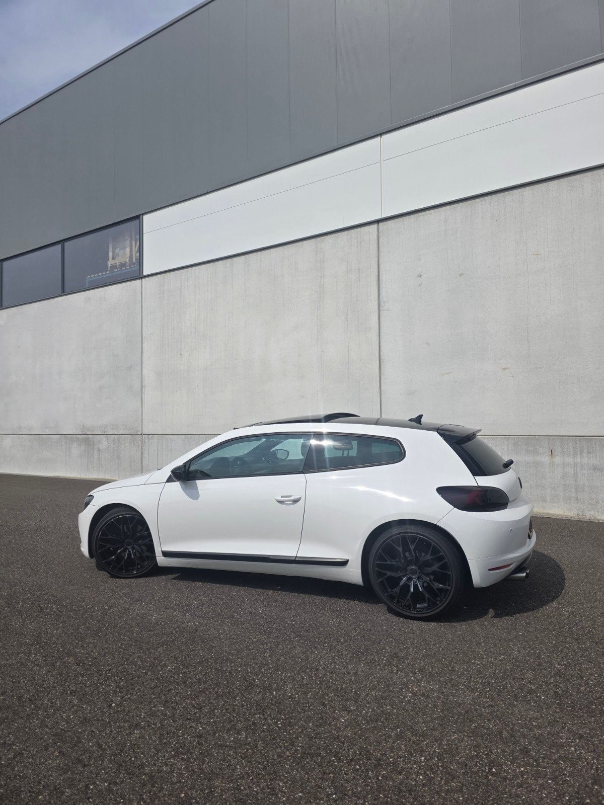 Volkswagen Scirocco 2.0 TSI DSG 2009 wit, 4 cilinders, 1984 cc, Particulier, Geïmporteerd