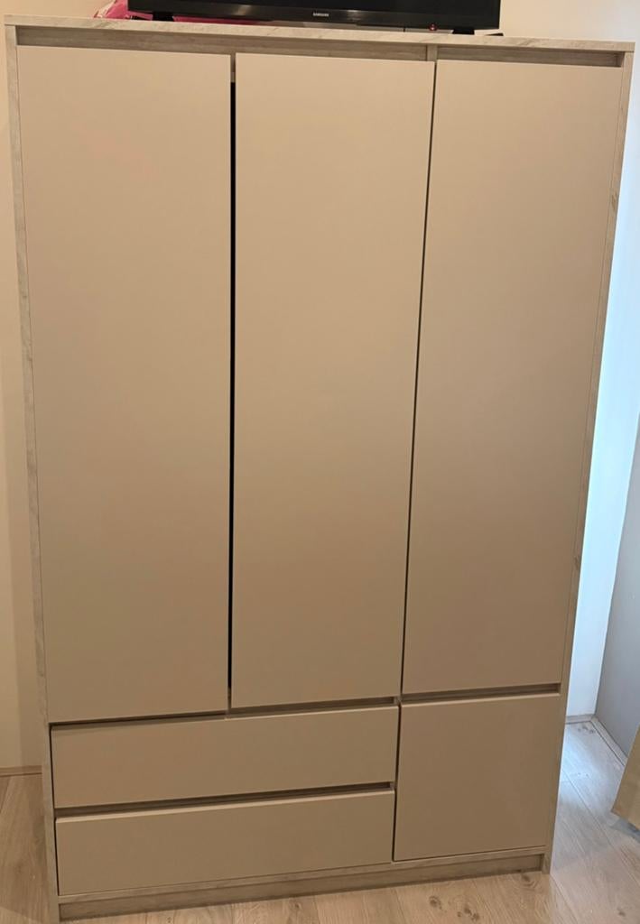 Kledingkast Billund Jysk (splinternieuw), Ophalen, Zo goed als nieuw, 50 tot 75 cm, 200 cm of meer