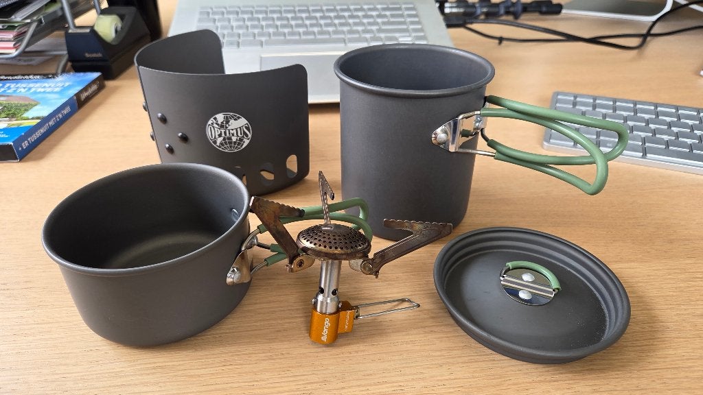 Kampeer kooksetje, incl brander en windscherm, Caravans en Kamperen, Kampeeraccessoires, Ophalen of Verzenden, Zo goed als nieuw