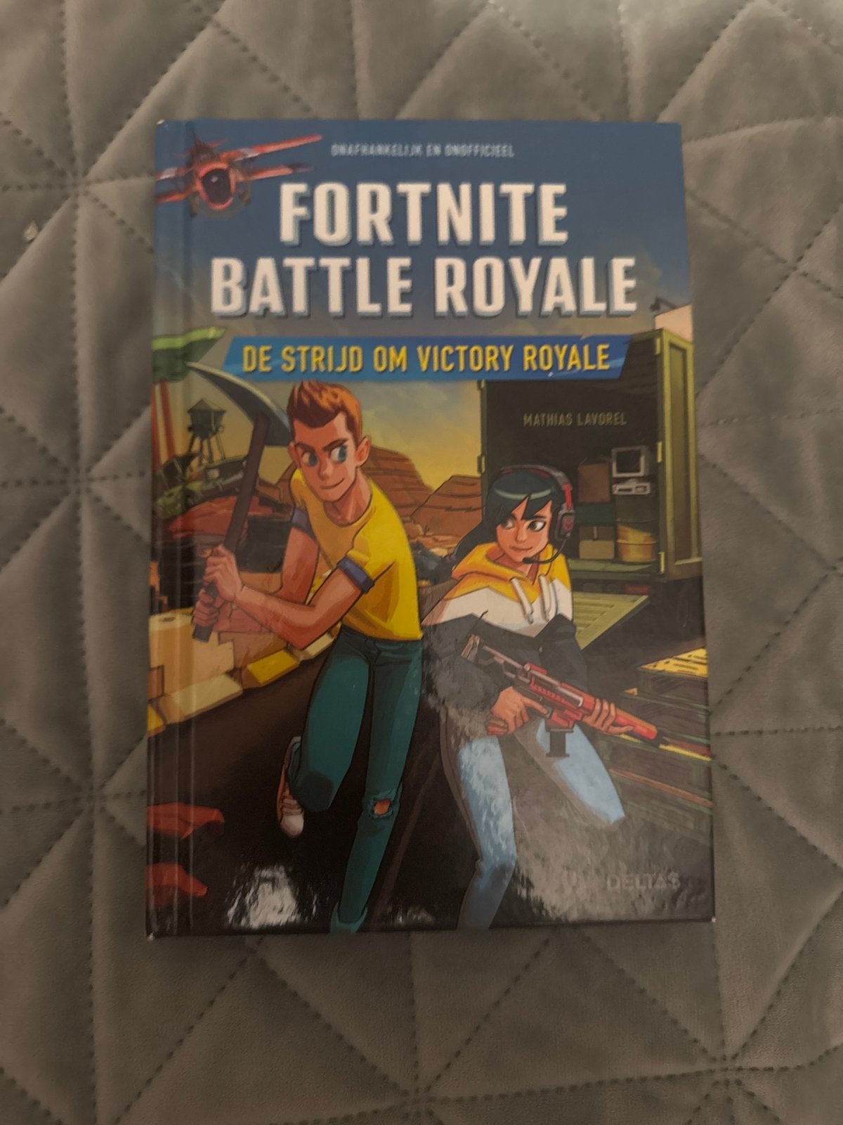 Fortnite Battle Royale: De Strijd om Victory Royale, Ophalen of Verzenden, Zo goed als nieuw, Fictie