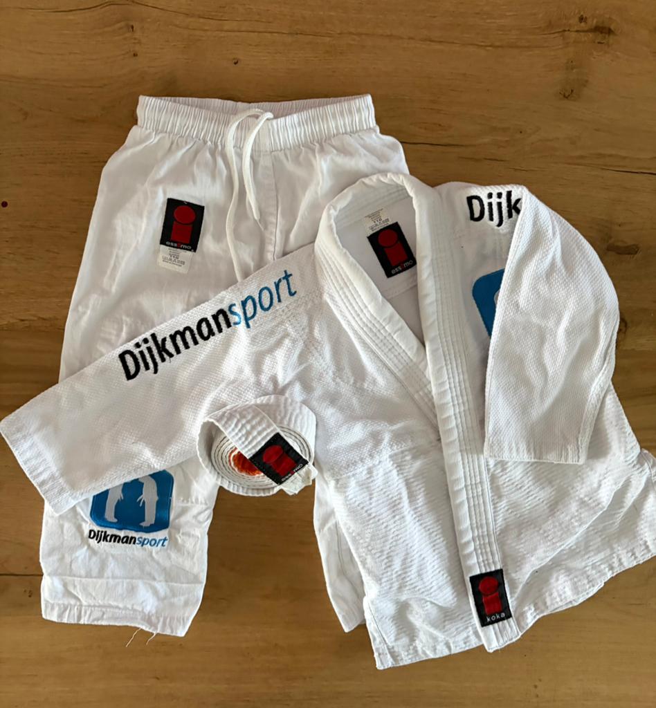 Essimo judopak maat 110, Maat XS of kleiner, Ophalen, Gebruikt, Judo