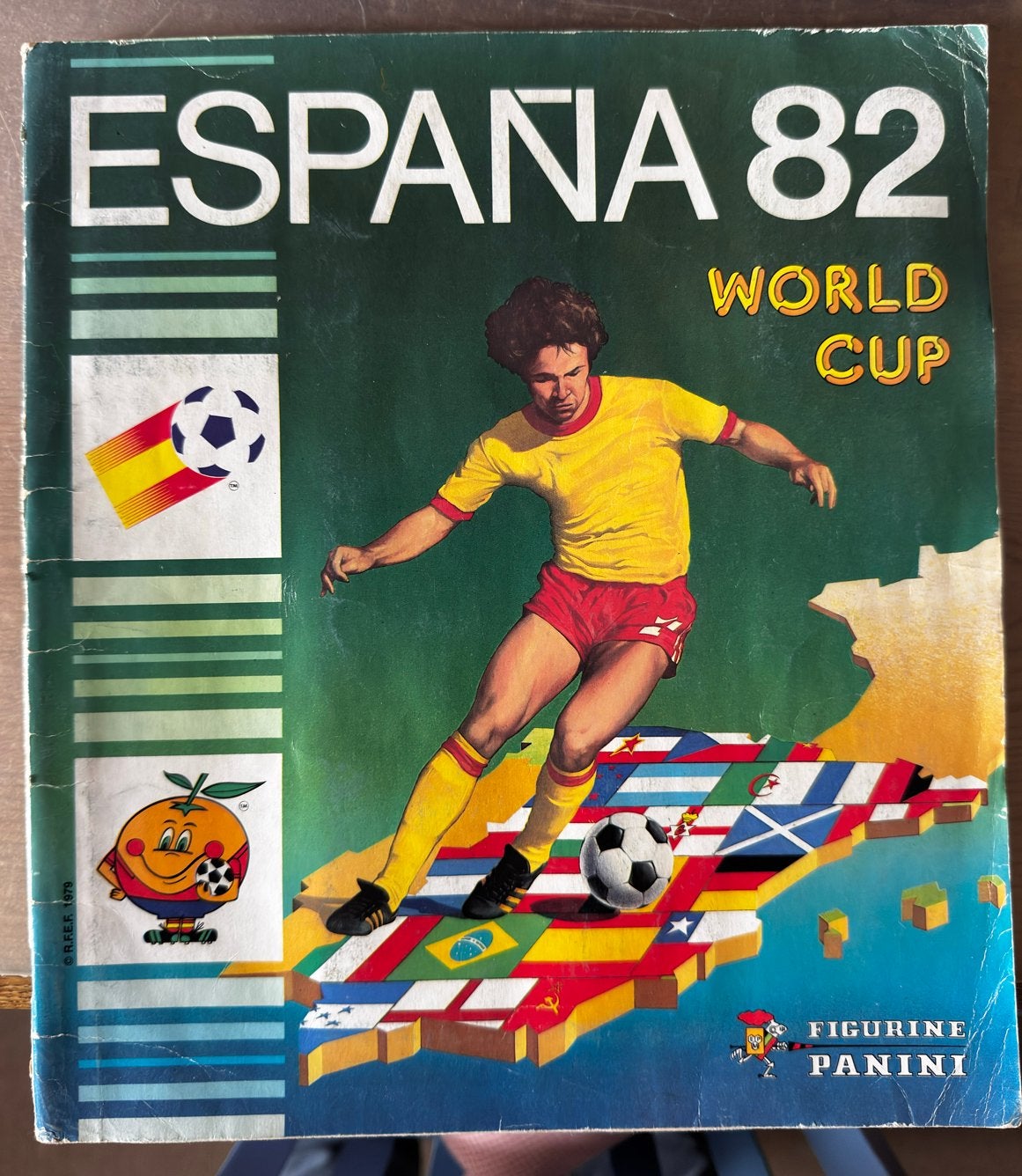 Panini Voetbalplaatjes Boek WK 1982 - Compleet Album, Verzamelen, Sportartikelen en Voetbal, Ophalen of Verzenden, Gebruikt, Overige sporten