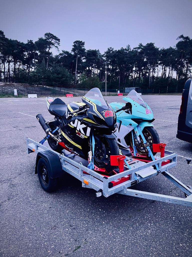 Motortrailer te huur – 2 motoren – 750kg (geen BE nodig), Diensten en Vakmensen, Verhuur | Auto en Motor, Aanhangwagen