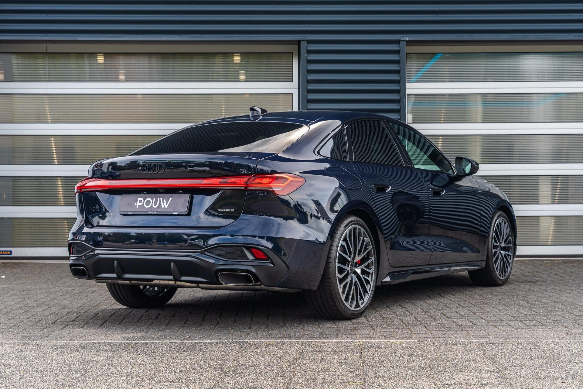 Audi A5 Limousine 2.0 e-hybrid 299pk quattro S Edition | Tec, Auto's, Automaat, 12 maanden, 4 cilinders, 26 kWh
