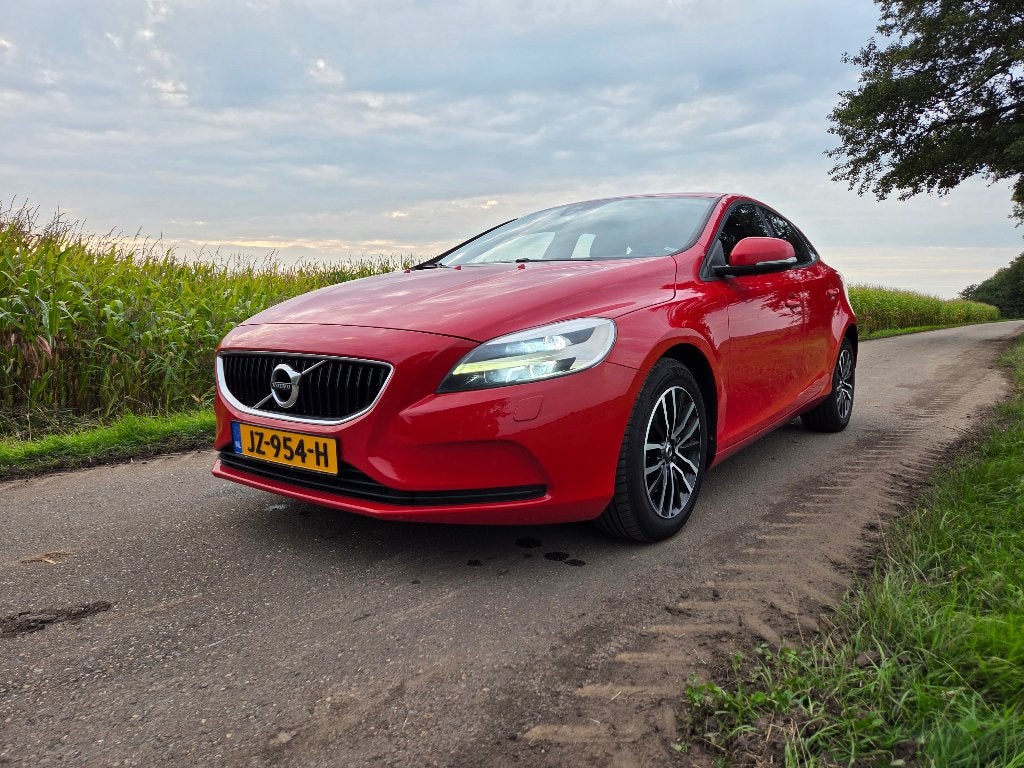 Volvo V40 1.5 T2 122PK Geartronic 2016 Grijs, Auto's, Voorwielaandrijving, 1498 cc, Zwart, 4 cilinders