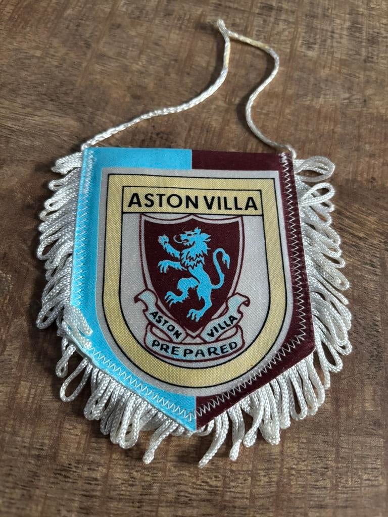 Aston Villa vaantje, Ophalen of Verzenden, Zo goed als nieuw, Buitenlandse clubs, Vaantje of Sjaal