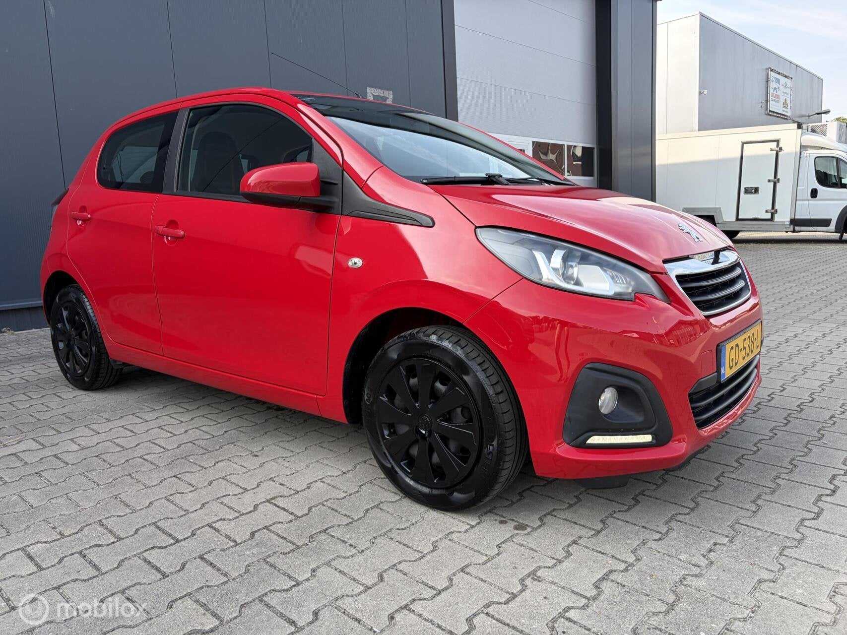 Peugeot 108 1.0 e-VTi Active BTW Airco Nieuwe Apk, Voorwielaandrijving, Euro 5, Stof, Gebruikt