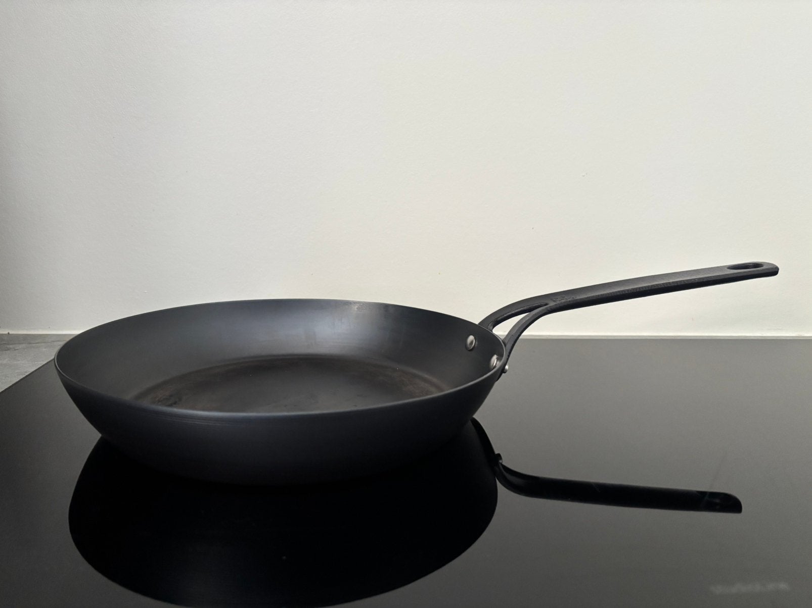BK Solid Steel BBQ koekenpan 26cm + 28cm, Ophalen of Verzenden, Zo goed als nieuw, Gietijzer