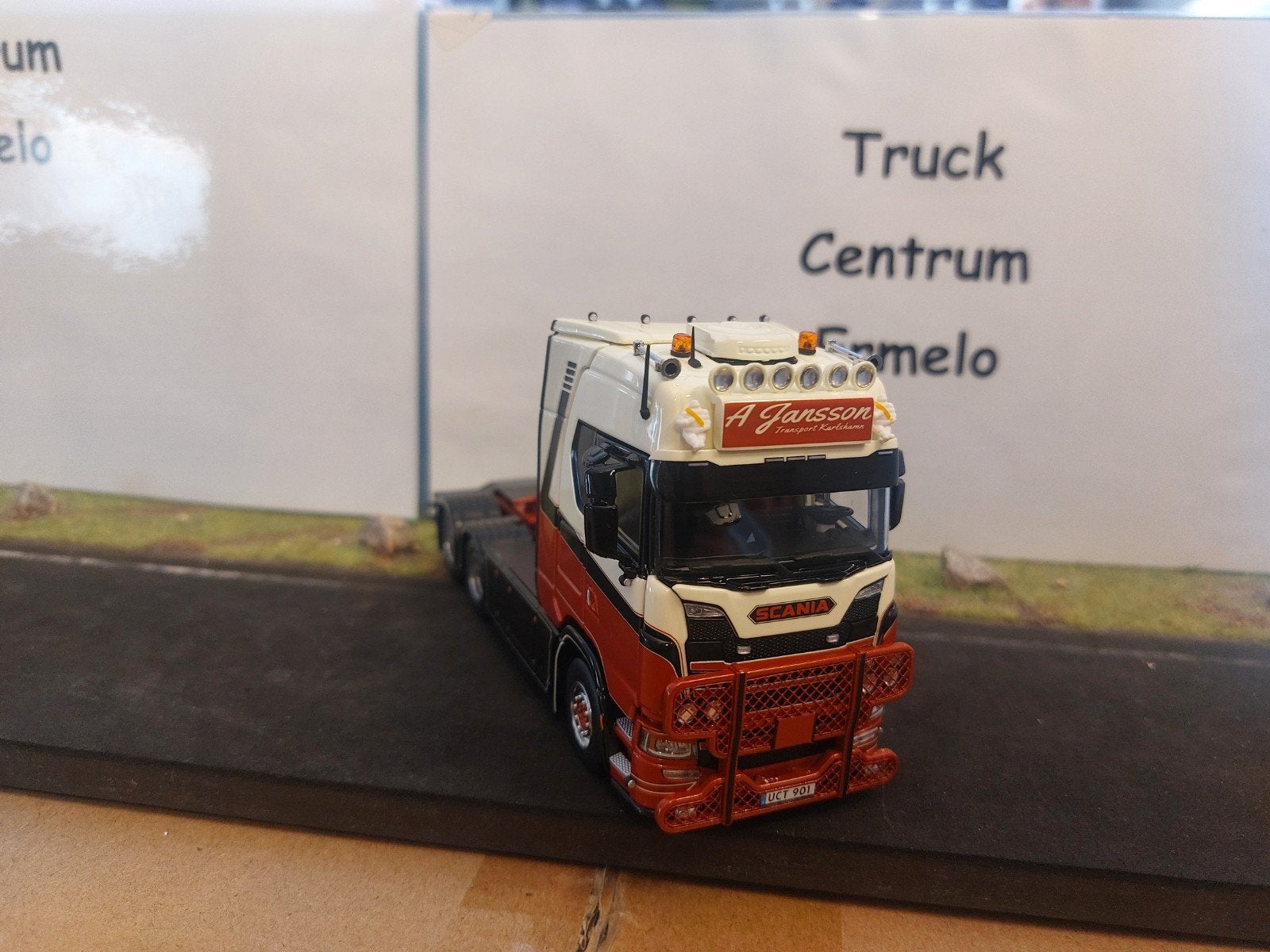 A. Jansson Scania S Series High Roof 6X4
Merk imc
Verzending, Ophalen of Verzenden, Nieuw, Bus of Vrachtwagen, Tekno