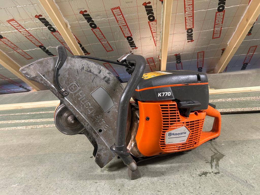 Husqvarna k770 350mm bandenzaag/doorslijper, 70 mm of meer, Kettingzaag, Ophalen of Verzenden, Zo goed als nieuw