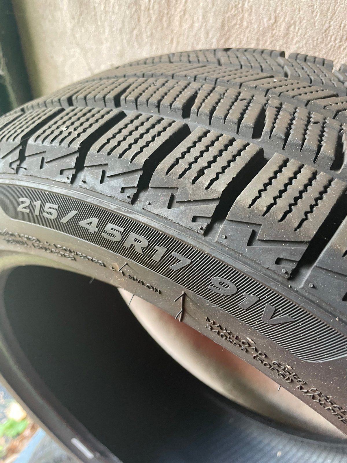 Winterbanden 215/45R17, Ophalen of Verzenden, Nieuw