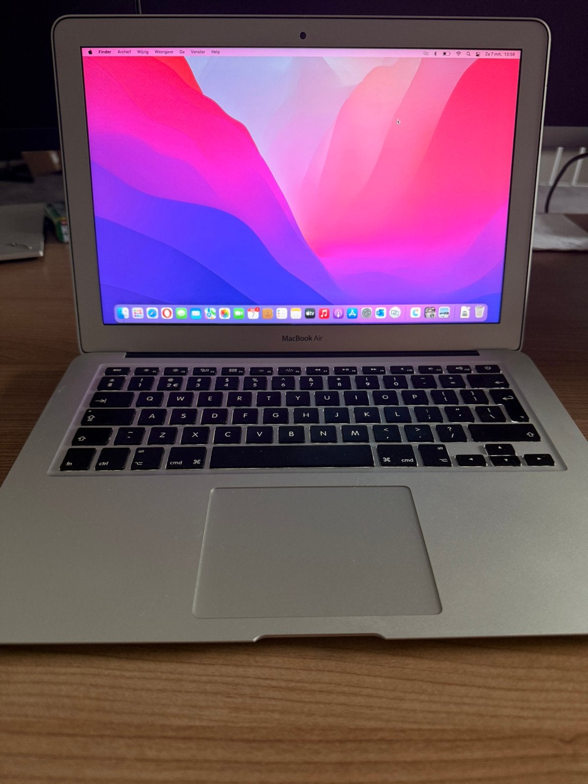 Apple MacBook Air 13-inch (2017) + Magic Mouse, Qwerty, 8 GB, 13 inch, Minder dan 2 Ghz