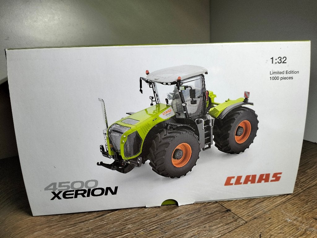 Te koop Wiking Claas Xerion 4500 gelimiteerd model.(A), Ophalen of Verzenden, Zo goed als nieuw, Tractor of Landbouw, Overige merken